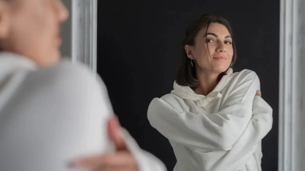 "O reflexo do amor-próprio na autoestima feminina transformada